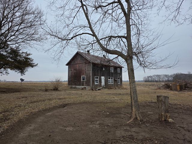 309 E 3rd Street, Tampico, IL 61283