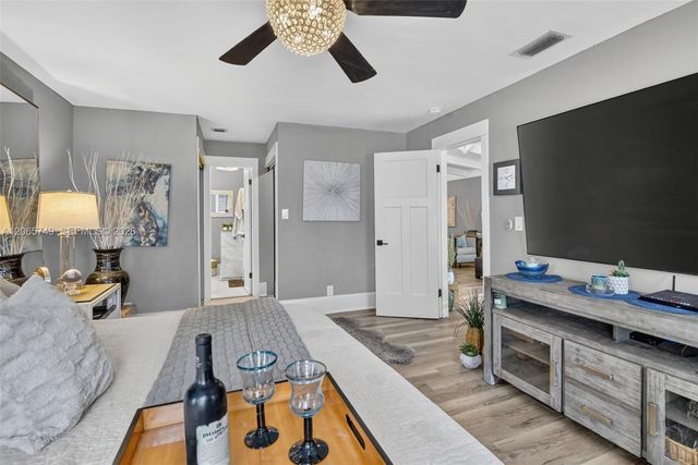 958 Mockingbird Lane 515, Plantation, FL 33324