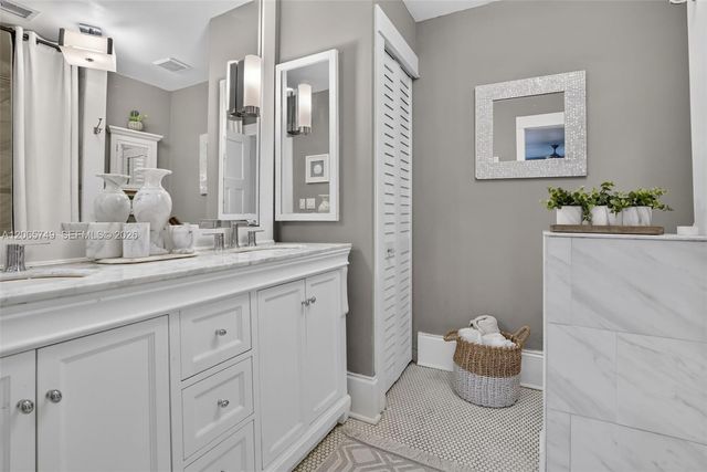 958 Mockingbird Lane 515, Plantation, FL 33324