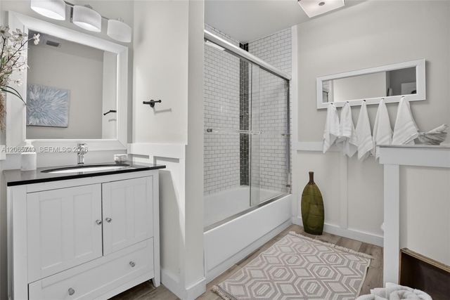 958 Mockingbird Lane 515, Plantation, FL 33324