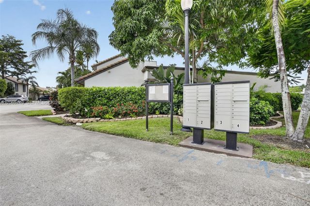 958 Mockingbird Lane 515, Plantation, FL 33324