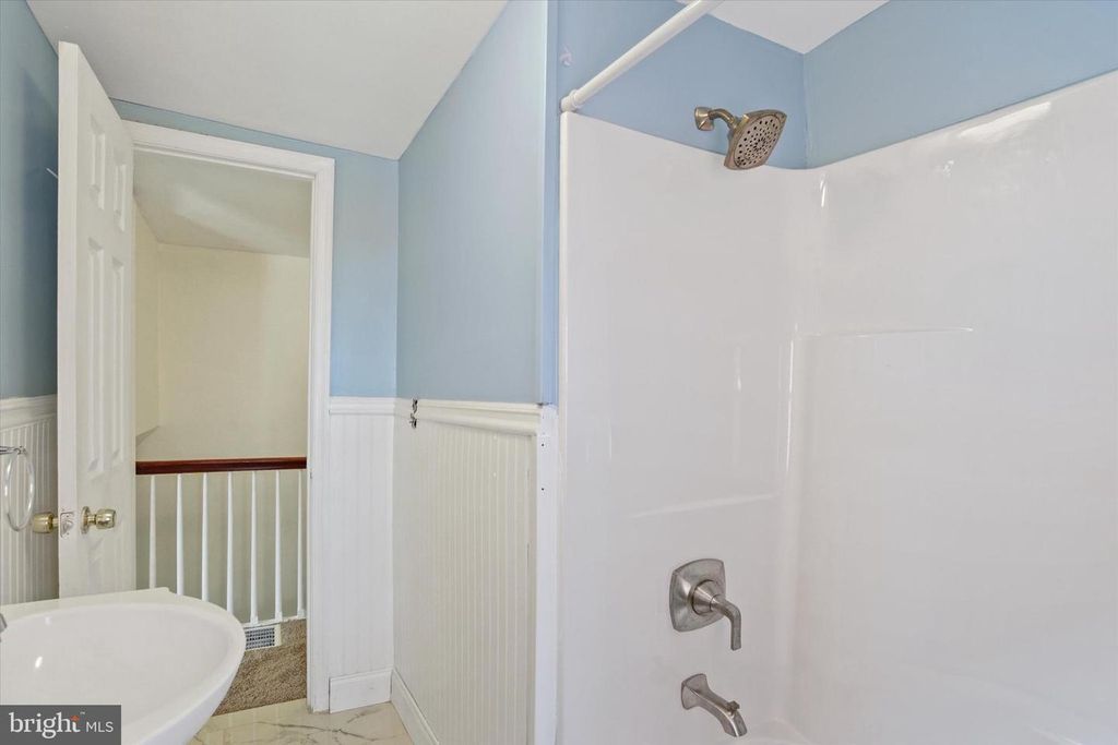 Image 15 of property listing at 2266 KENSINGTON ST, Harrisburg, PA 17104