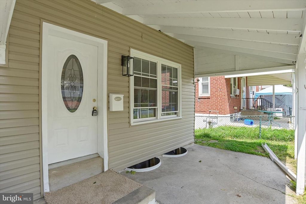 Image 2 of property listing at 2266 KENSINGTON ST, Harrisburg, PA 17104