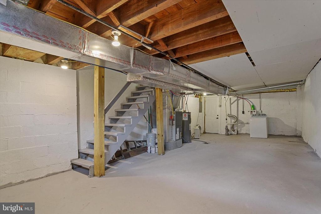 Image 20 of property listing at 2266 KENSINGTON ST, Harrisburg, PA 17104