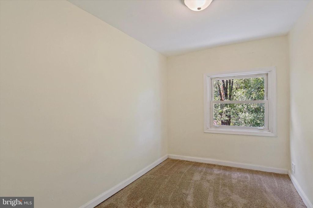 Image 9 of property listing at 2266 KENSINGTON ST, Harrisburg, PA 17104