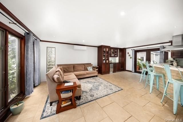 25 W 10th Road, Broad Channel, NY 11693