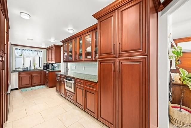 25 W 10th Road, Broad Channel, NY 11693