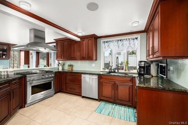 25 W 10th Road, Broad Channel, NY 11693