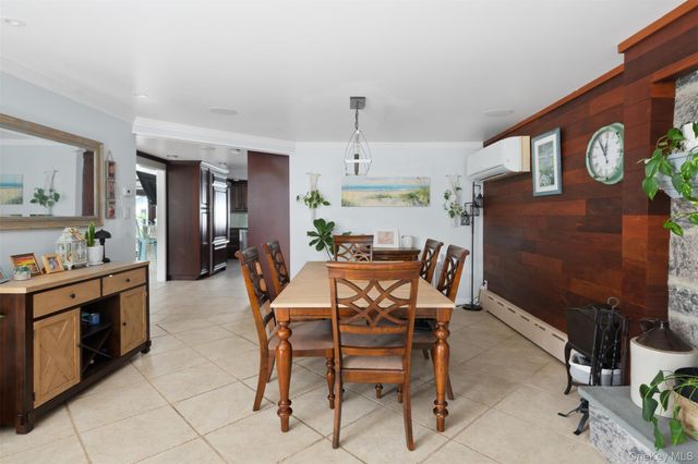 25 W 10th Road, Broad Channel, NY 11693