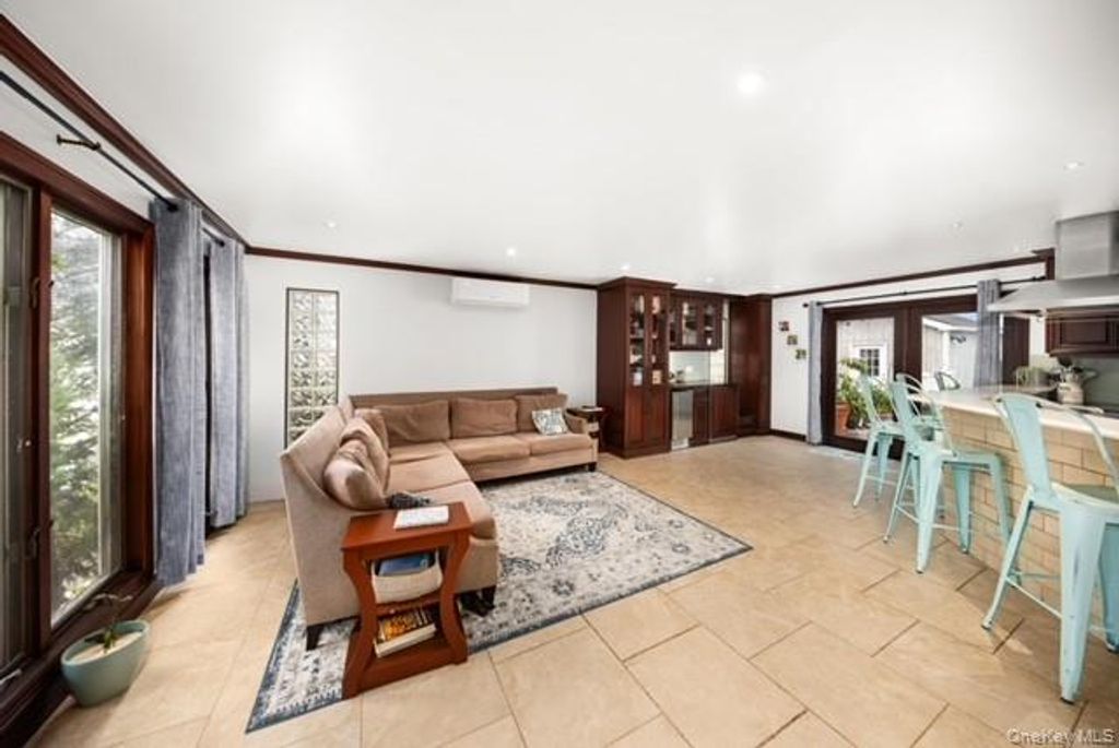 25 W 10th Road, Broad Channel, NY 11693 — photo 2