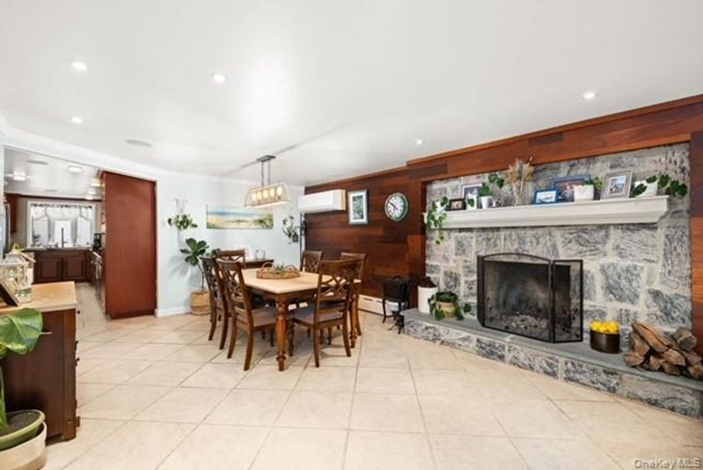 25 W 10th Road, Broad Channel, NY 11693 — photo 4