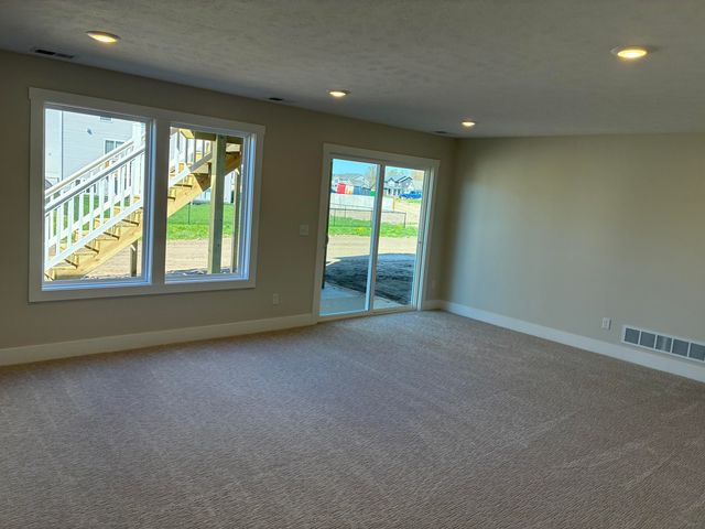 15735 Hawley Drive 32, Grand Haven Twp, MI 49417