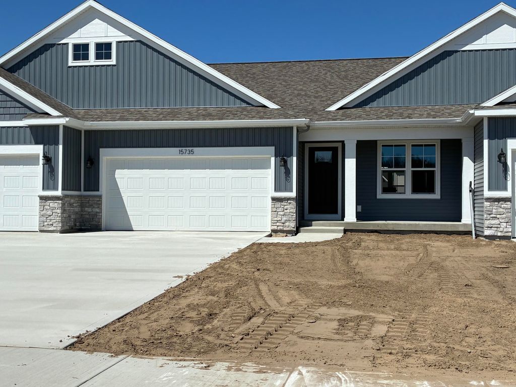 15735 Hawley Drive 32, Grand Haven Twp, MI 49417