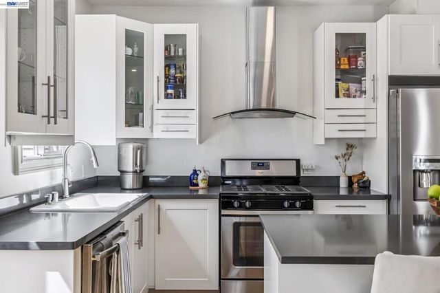 1806 8Th Ave, Oakland, CA 94606