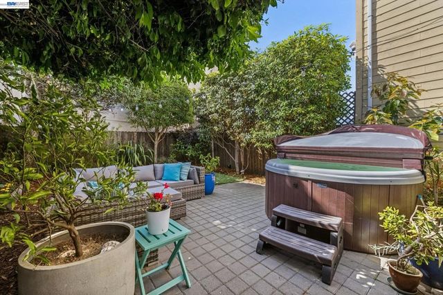 1806 8Th Ave, Oakland, CA 94606