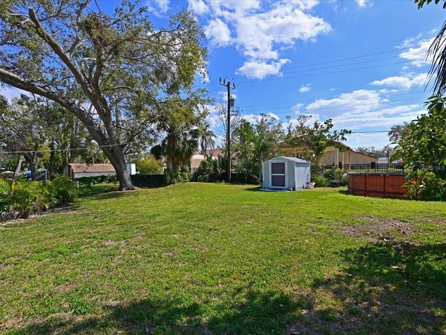 3307 3RD AVENUE W, Bradenton, FL 34205