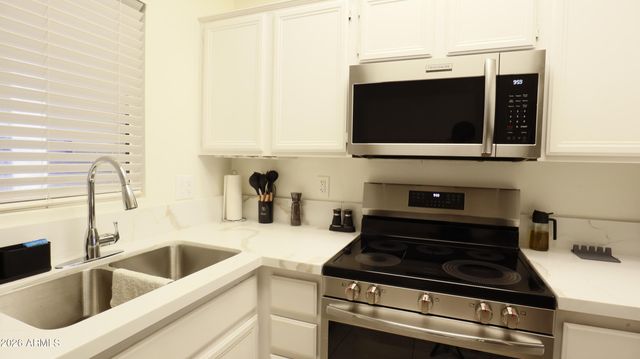 7801 N 44TH Drive 1142, Glendale, AZ 85301