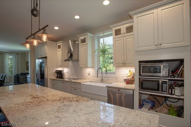15 Rowe Pl, Franklin Boro, NJ 07416