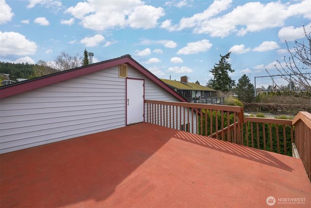 3412 W 4th St, Anacortes, WA 98221