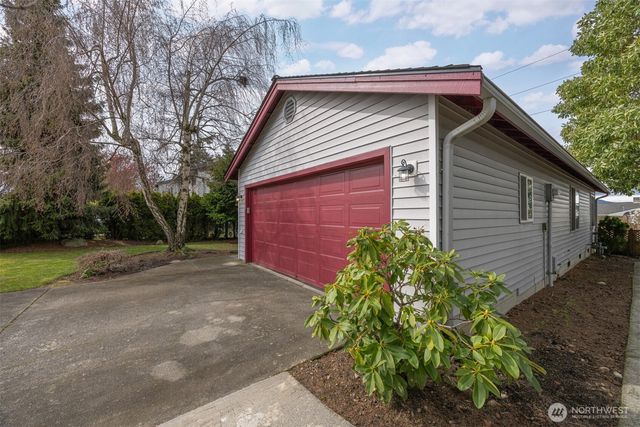3412 W 4th St, Anacortes, WA 98221