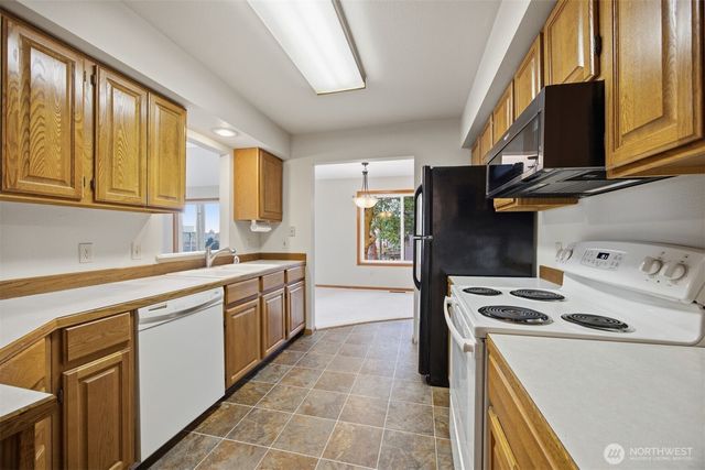 3412 W 4th St, Anacortes, WA 98221