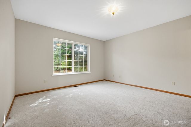 3412 W 4th St, Anacortes, WA 98221