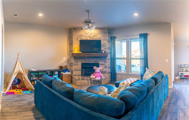 3115 Main Street, Granbury, TX 76049