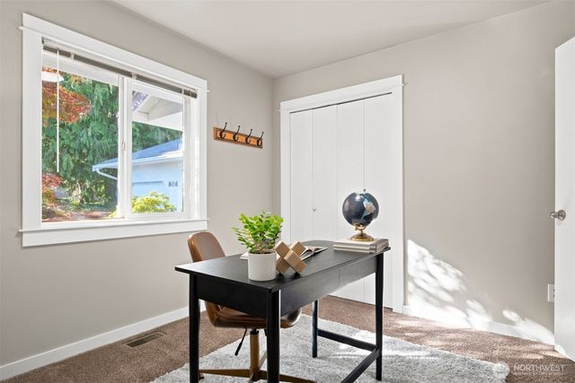 806 S Park Court, Lynden, WA 98264