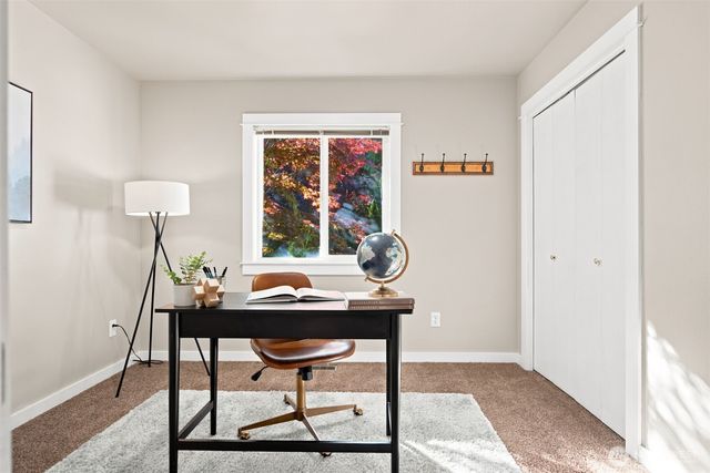 806 S Park Court, Lynden, WA 98264