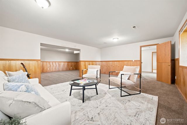 806 S Park Court, Lynden, WA 98264