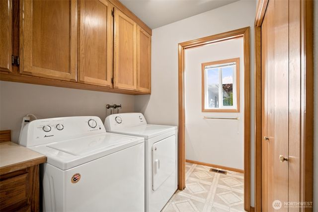 806 S Park Court, Lynden, WA 98264