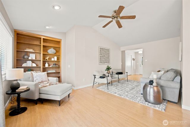 806 S Park Court, Lynden, WA 98264