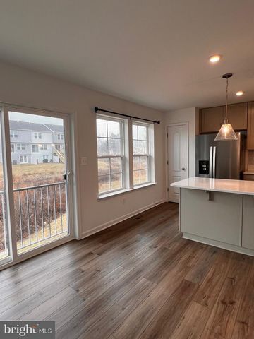 21 SCRUB PINE CT, Bunker Hill, WV 25413