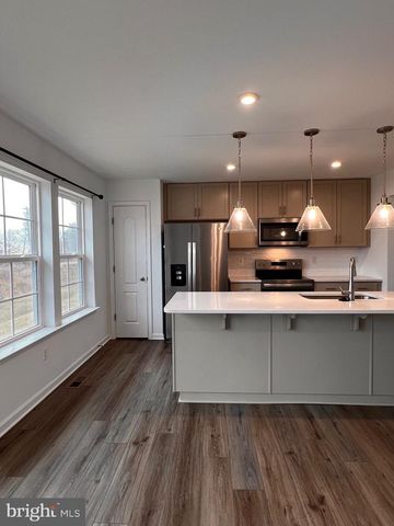 21 SCRUB PINE CT, Bunker Hill, WV 25413