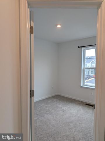 21 SCRUB PINE CT, Bunker Hill, WV 25413