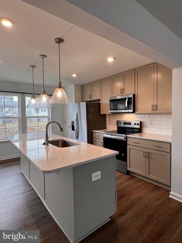 21 SCRUB PINE CT, Bunker Hill, WV 25413