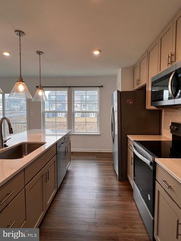 21 SCRUB PINE CT, Bunker Hill, WV 25413