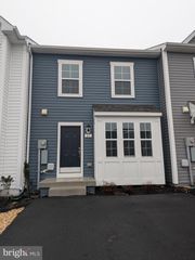 21 SCRUB PINE CT, Bunker Hill, WV 25413