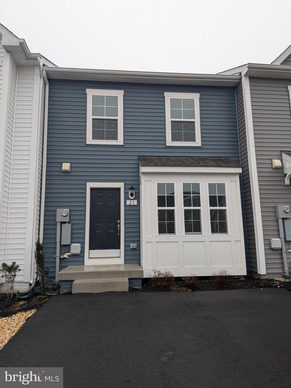 21 SCRUB PINE CT, Bunker Hill, WV 25413