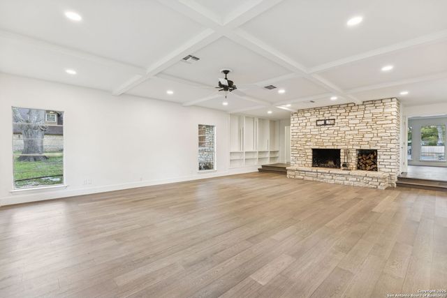 1939 Wayside, Seguin, TX 78155