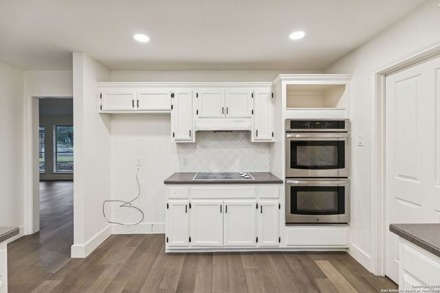 1939 Wayside, Seguin, TX 78155