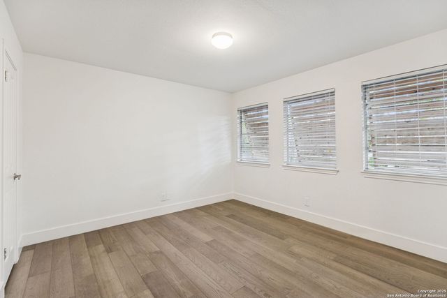 1939 Wayside, Seguin, TX 78155