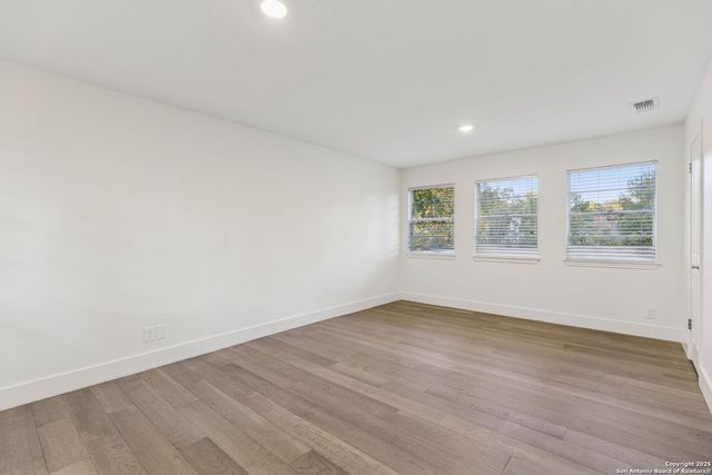 1939 Wayside, Seguin, TX 78155