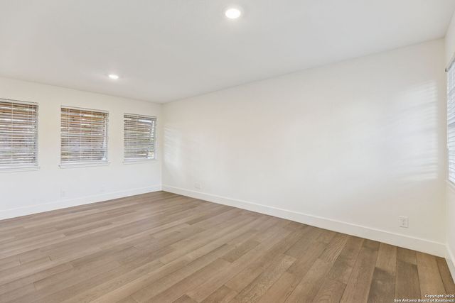 1939 Wayside, Seguin, TX 78155