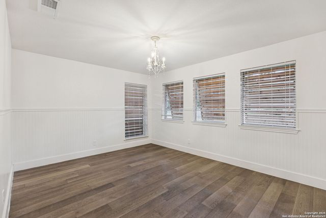 1939 Wayside, Seguin, TX 78155