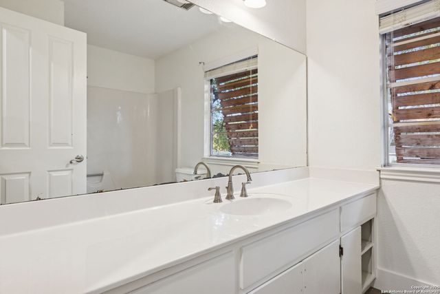 1939 Wayside, Seguin, TX 78155