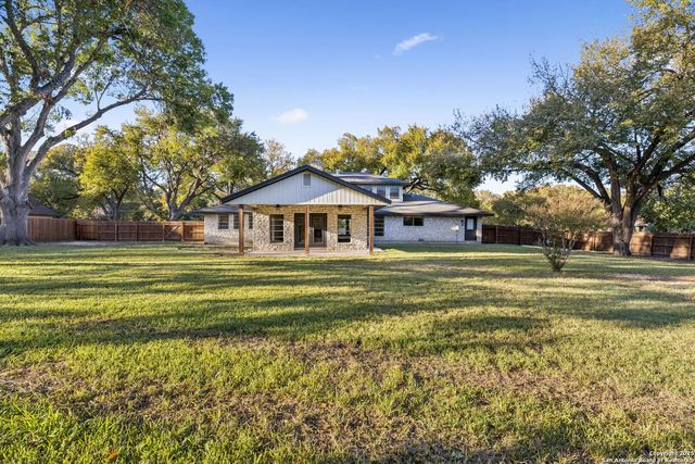 1939 Wayside, Seguin, TX 78155