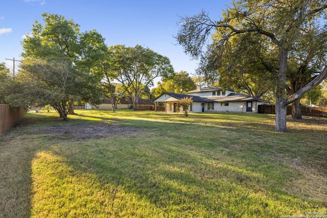 1939 Wayside, Seguin, TX 78155