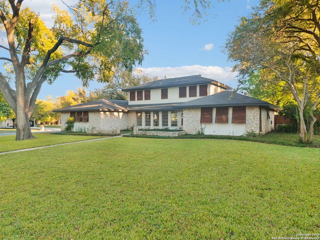 1939 Wayside, Seguin, TX 78155