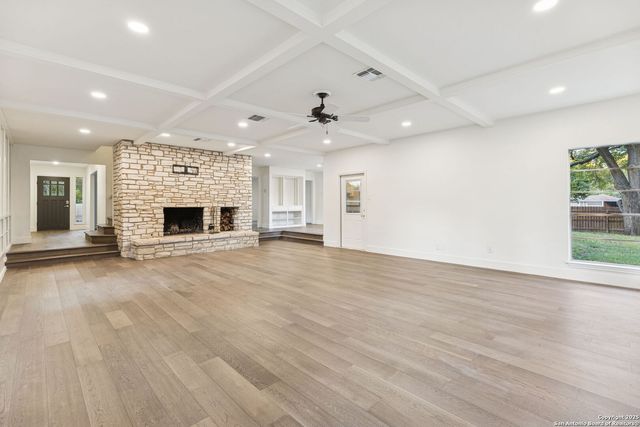 1939 Wayside, Seguin, TX 78155